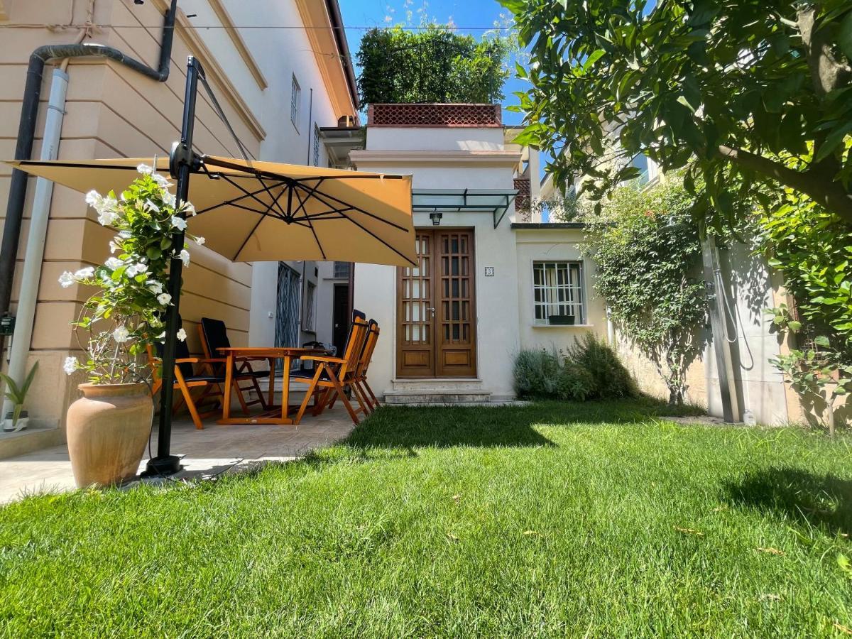 Monolocale Pura Vida Apartment เวียเรจโจ ภายนอก รูปภาพ