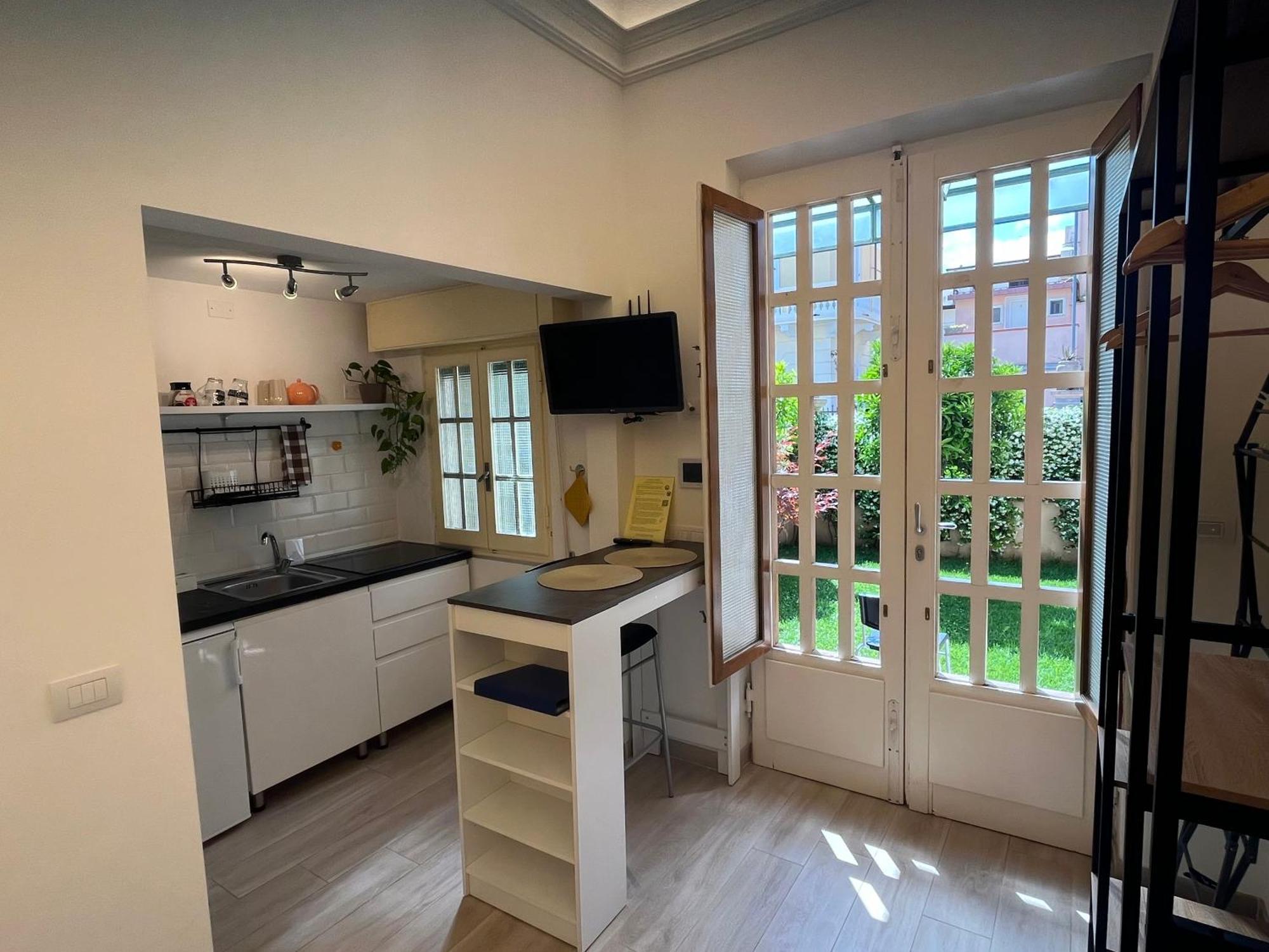 Monolocale Pura Vida Apartment เวียเรจโจ ภายนอก รูปภาพ