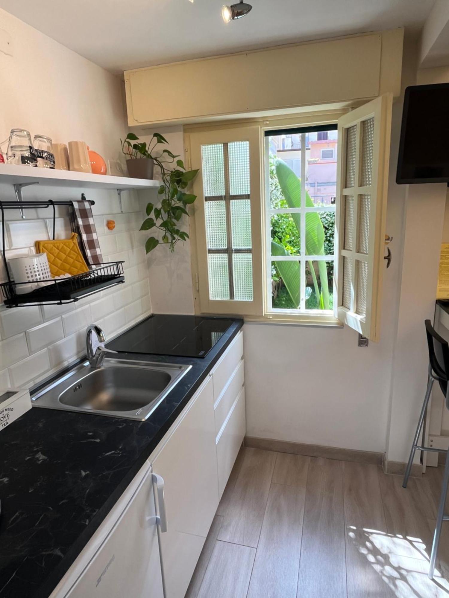 Monolocale Pura Vida Apartment เวียเรจโจ ภายนอก รูปภาพ
