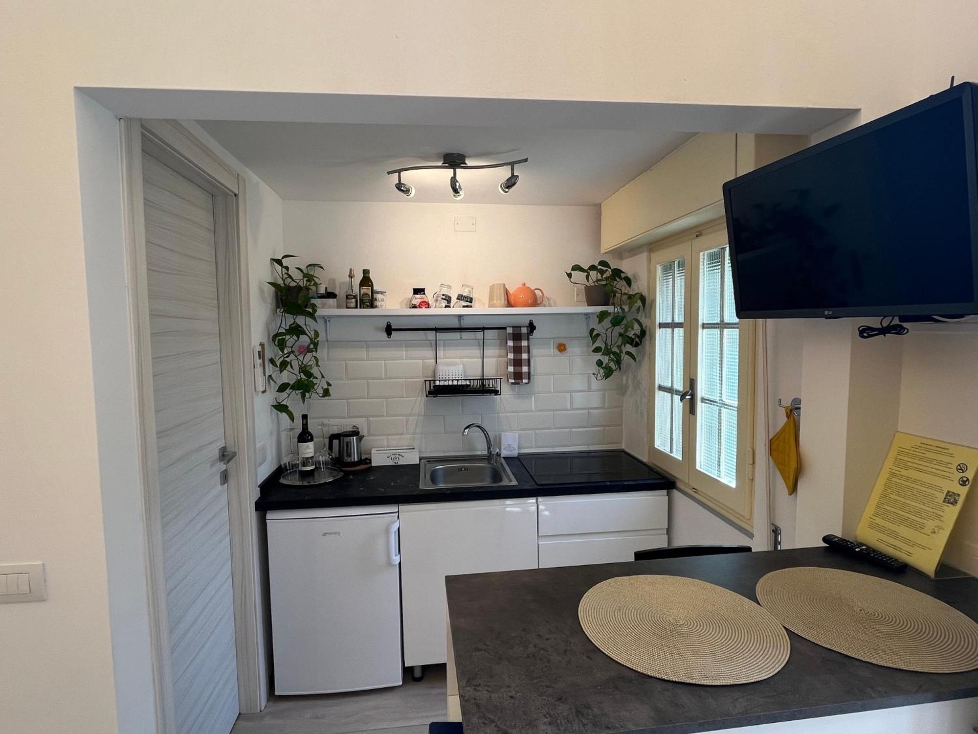 Monolocale Pura Vida Apartment เวียเรจโจ ภายนอก รูปภาพ